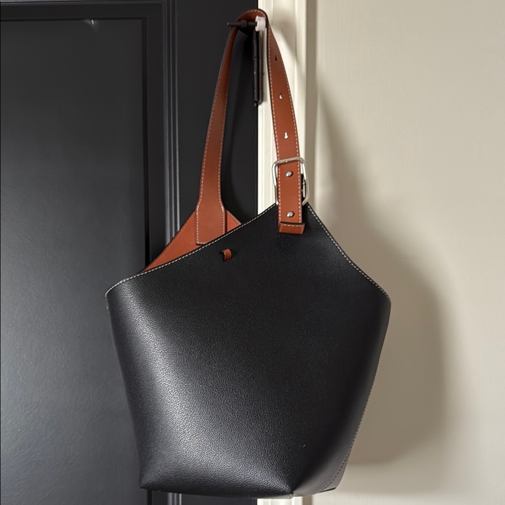 Elegant Black and Brown Women's Bag